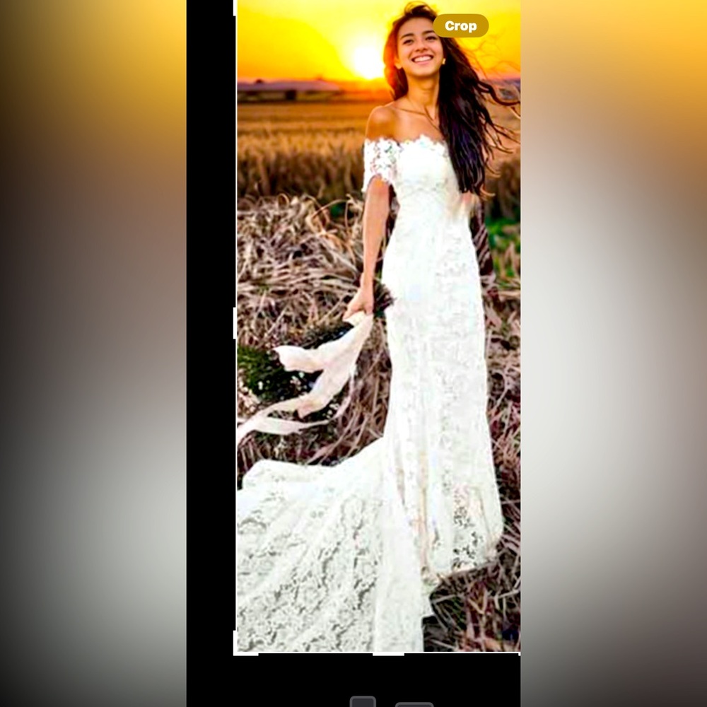 Elegant Off-Shoulder Lace Wedding Dress